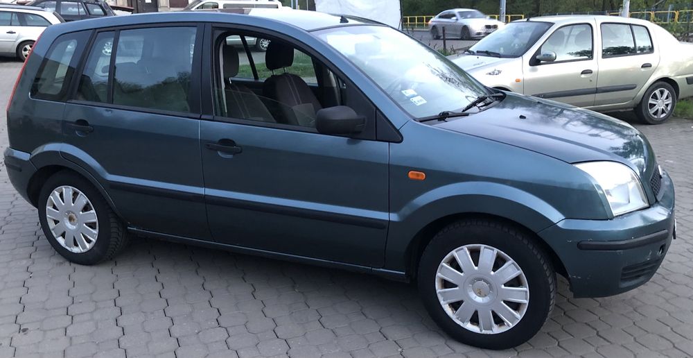 Ford Fusion 1.4 rok 2003 klima dobry stan