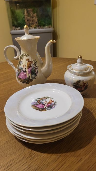 Тарілки, цукерниця, чайник Пастух і пастушка