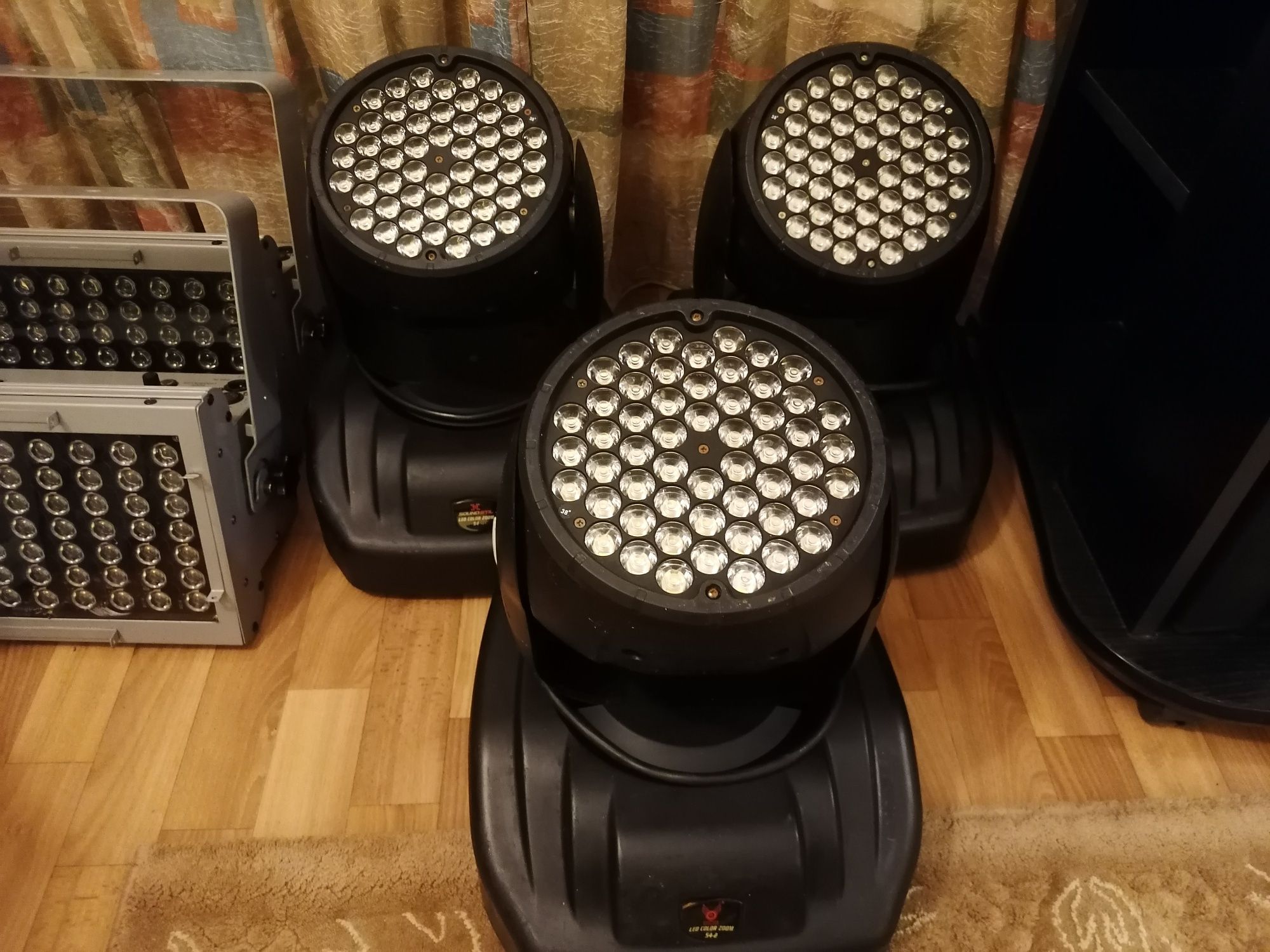 Led Wash Color Zoom 54-2 (голова заливочная)