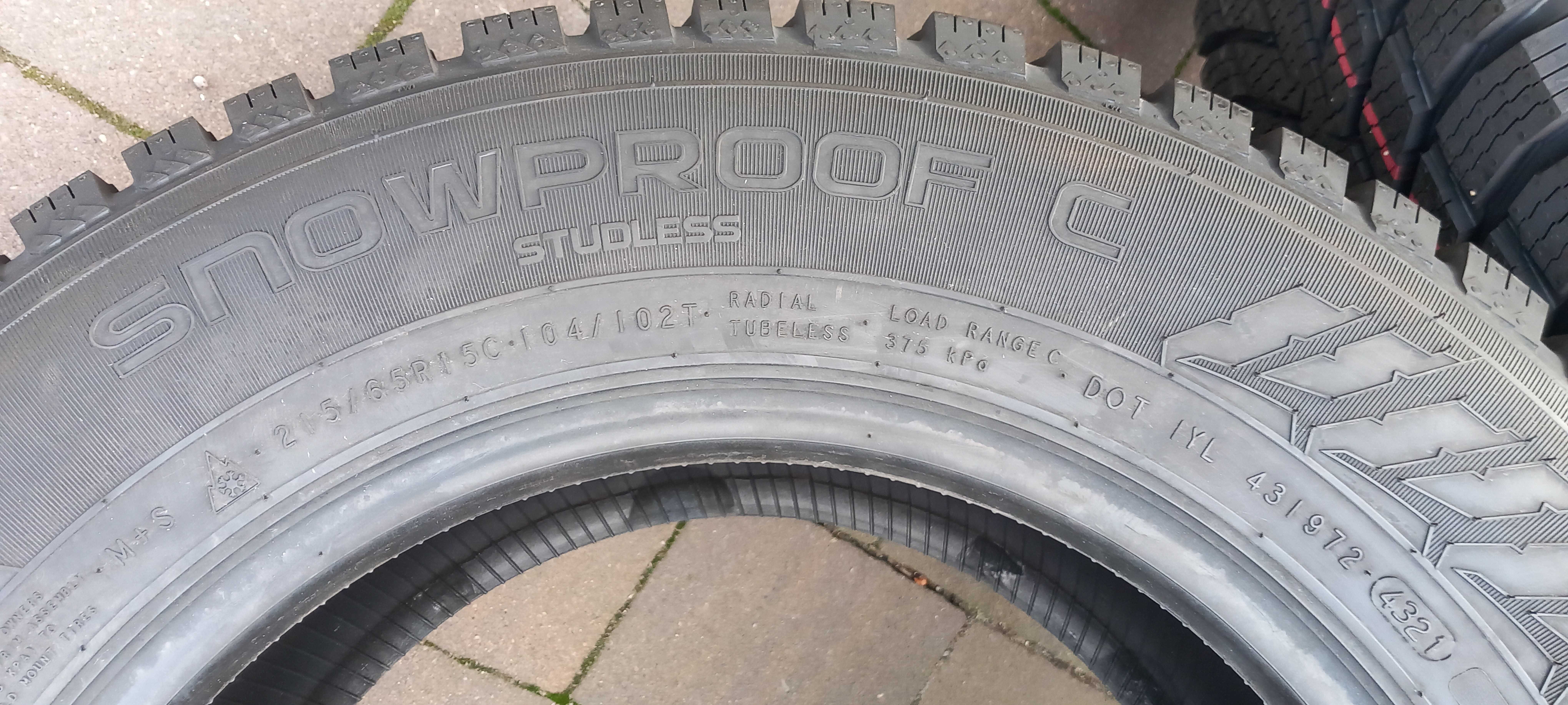 Nowe opony zimowe 2x NOKIAN TYRES 215/65R15C 104/102T