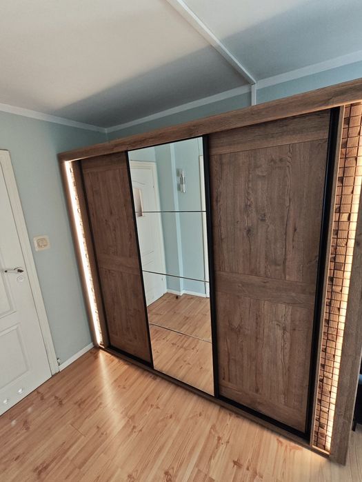 Szafa z lustrem Dorian 3D z oświetleniem