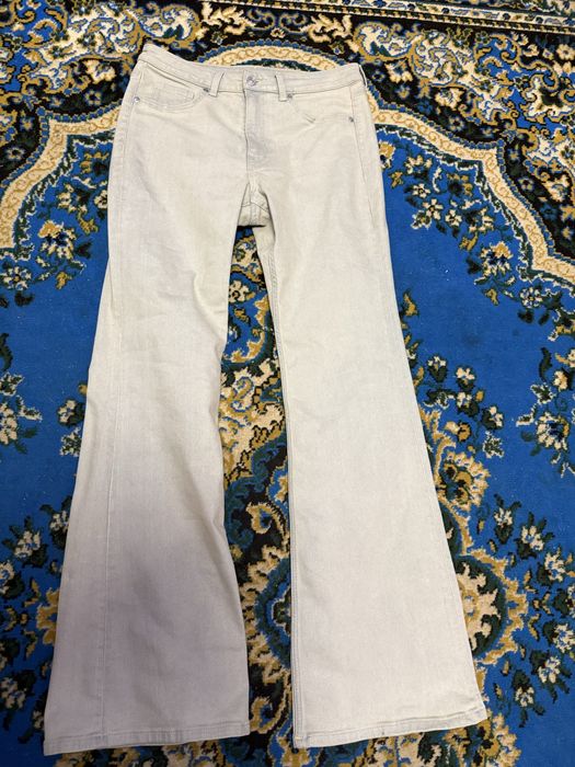 flared jeans светлые