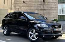 Продам власне авто AUDI Q7 3.0 TDI