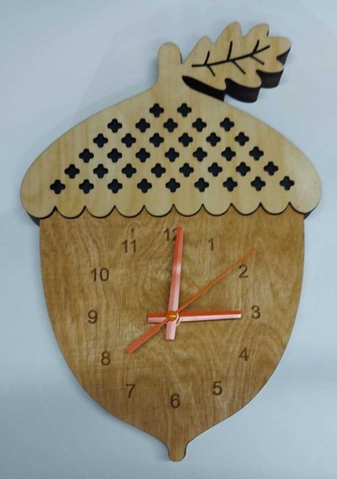 Zegar żołądź ze sklejki