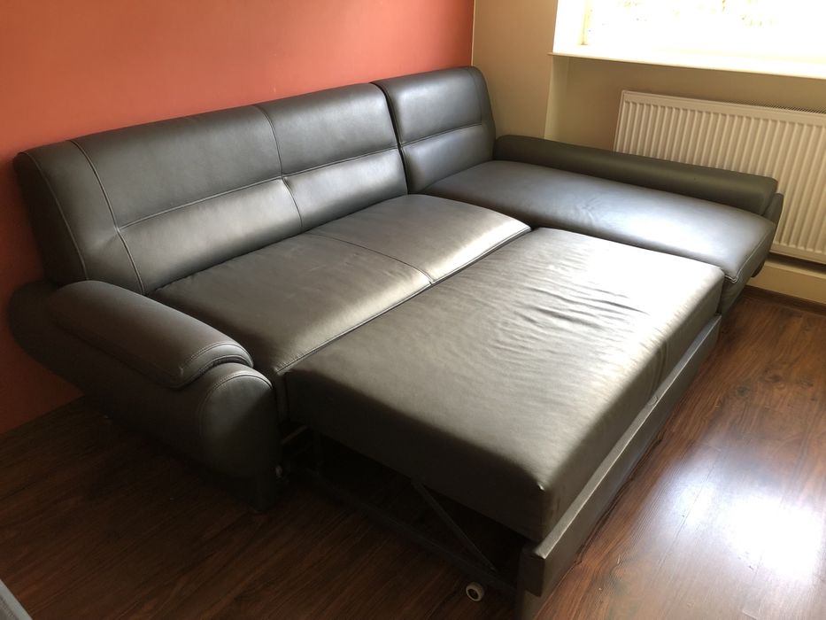 Narożnik z funkcją spania + pufa