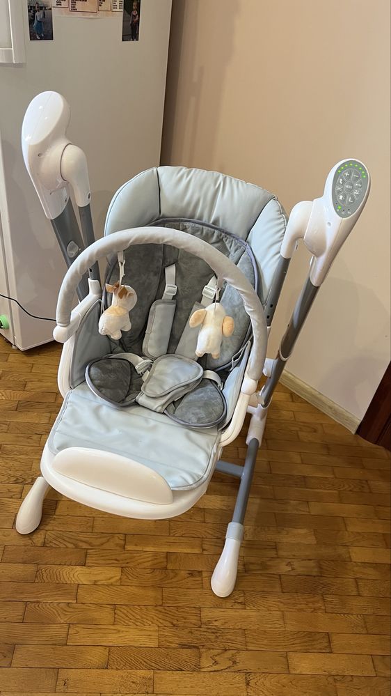 Стільчик для годування, заколисуючий центр Carrello Cascata 3 в 1