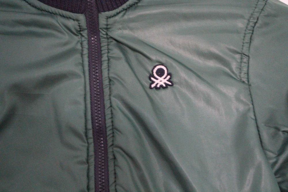 Blusão Benetton. Rapaz. 4-5 anos.