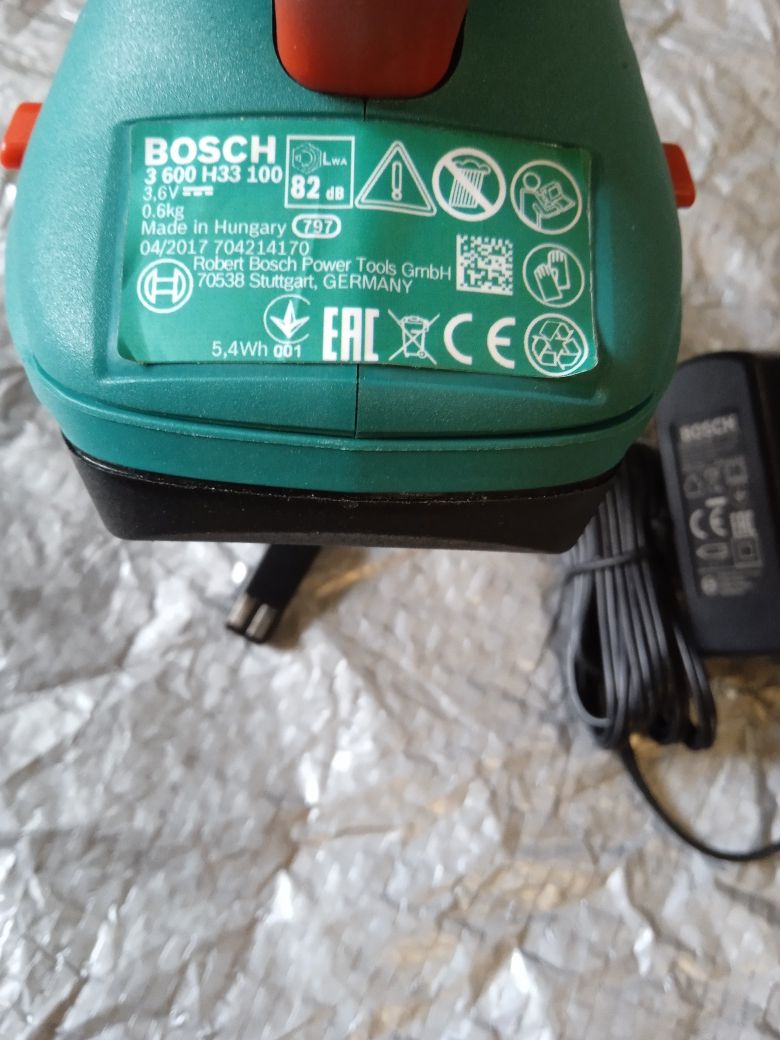 Кущоріз кусторез триммер Bosch