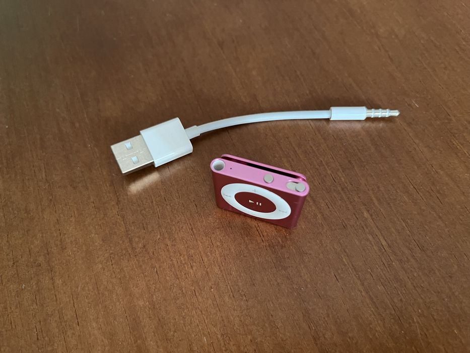 Apple iPod Shuffle A1373 2GB 4th Gen