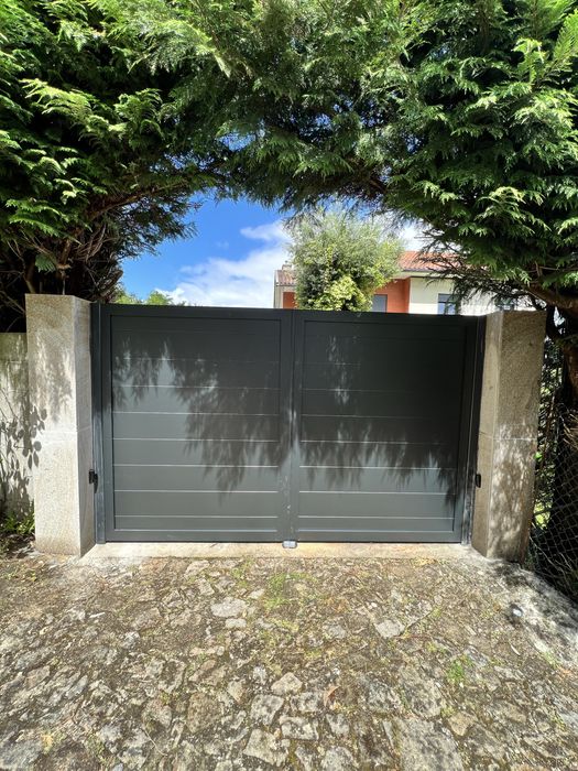 Portões em Alumínio por Medida • Automáticos • Orçamento Grátis