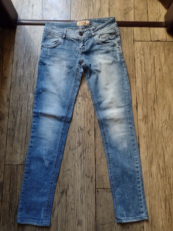 Spodnie jeansowe damskie Pull Bear rozmiar 36