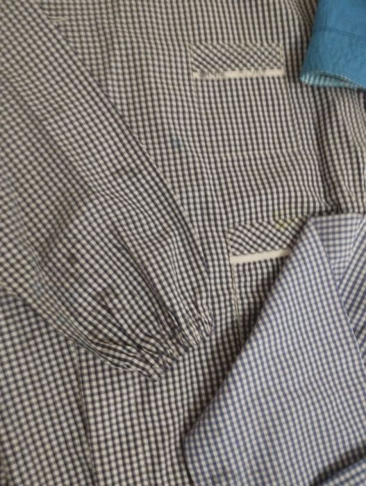 Bibe pré escolar e chapéu azul