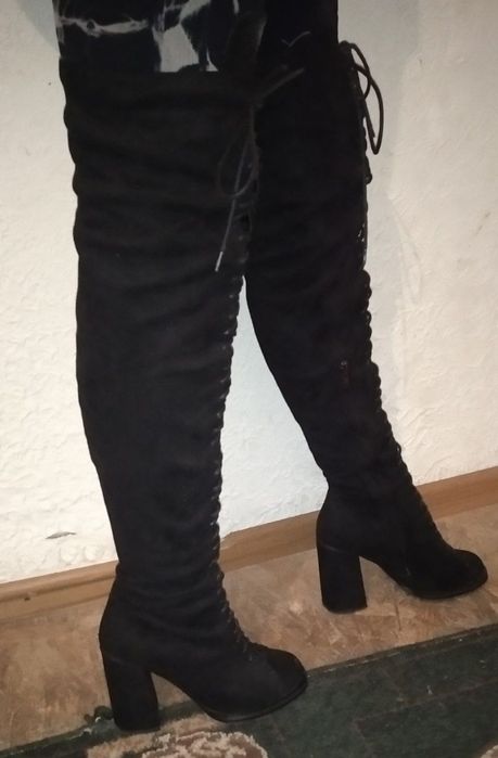 Продам зимові ботфорти чорного кольору