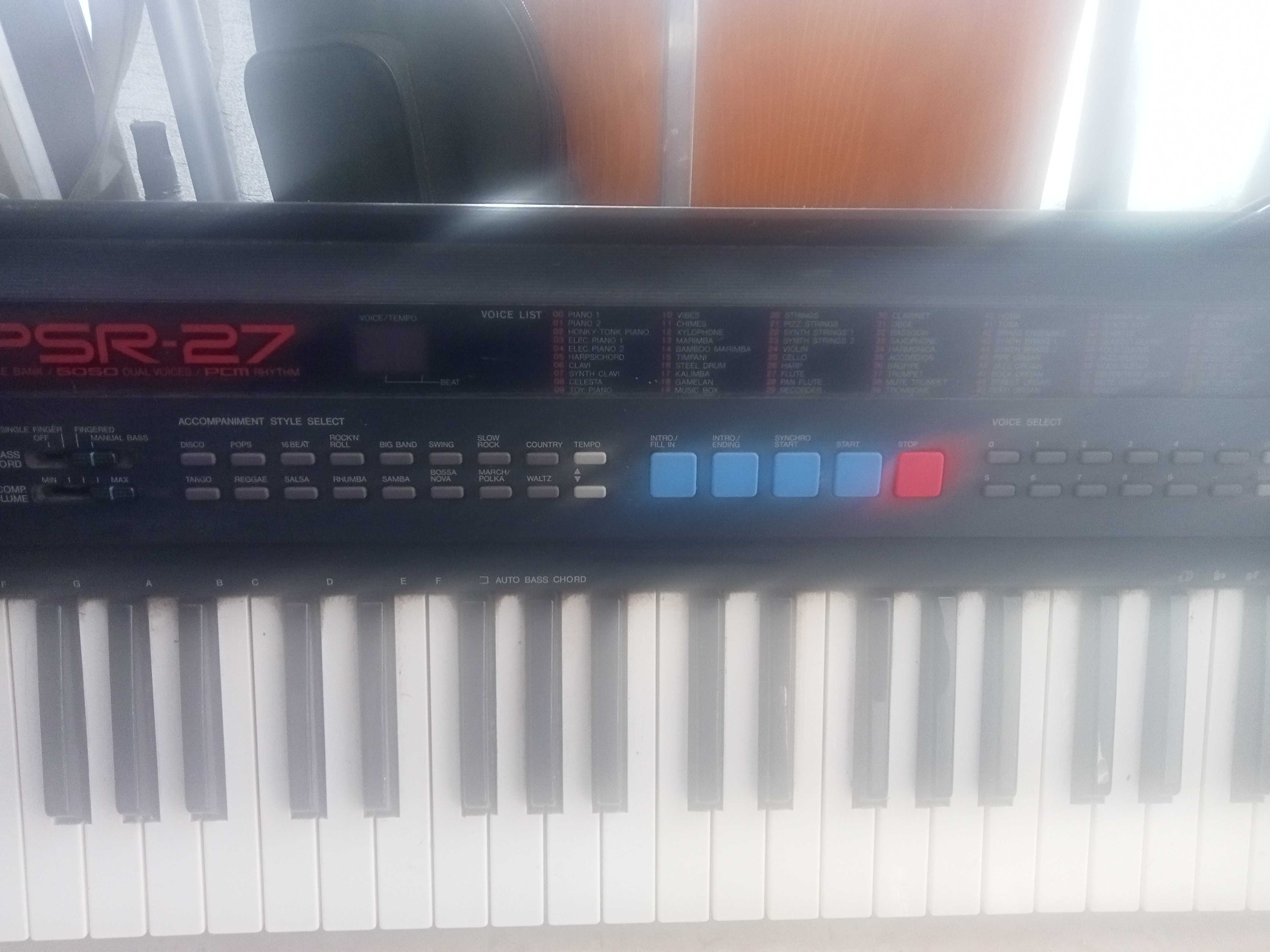 Órgão Yamaha psr-27