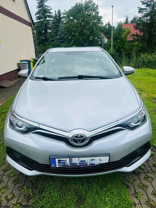 Toyota Auris Sprzedam Toyota Auris Kombi 1.6 Benzyna + GAZ. NISKI PRZEBIEG !