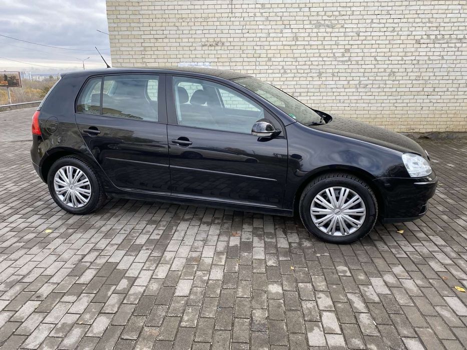 Продам автомобіль Фольцваген Гольф