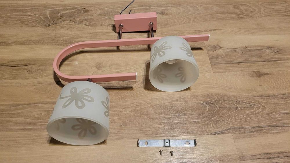 Lampa wisząca do pokoju dziewczynki