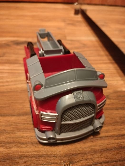 Marshall z pojazdem psi patrol