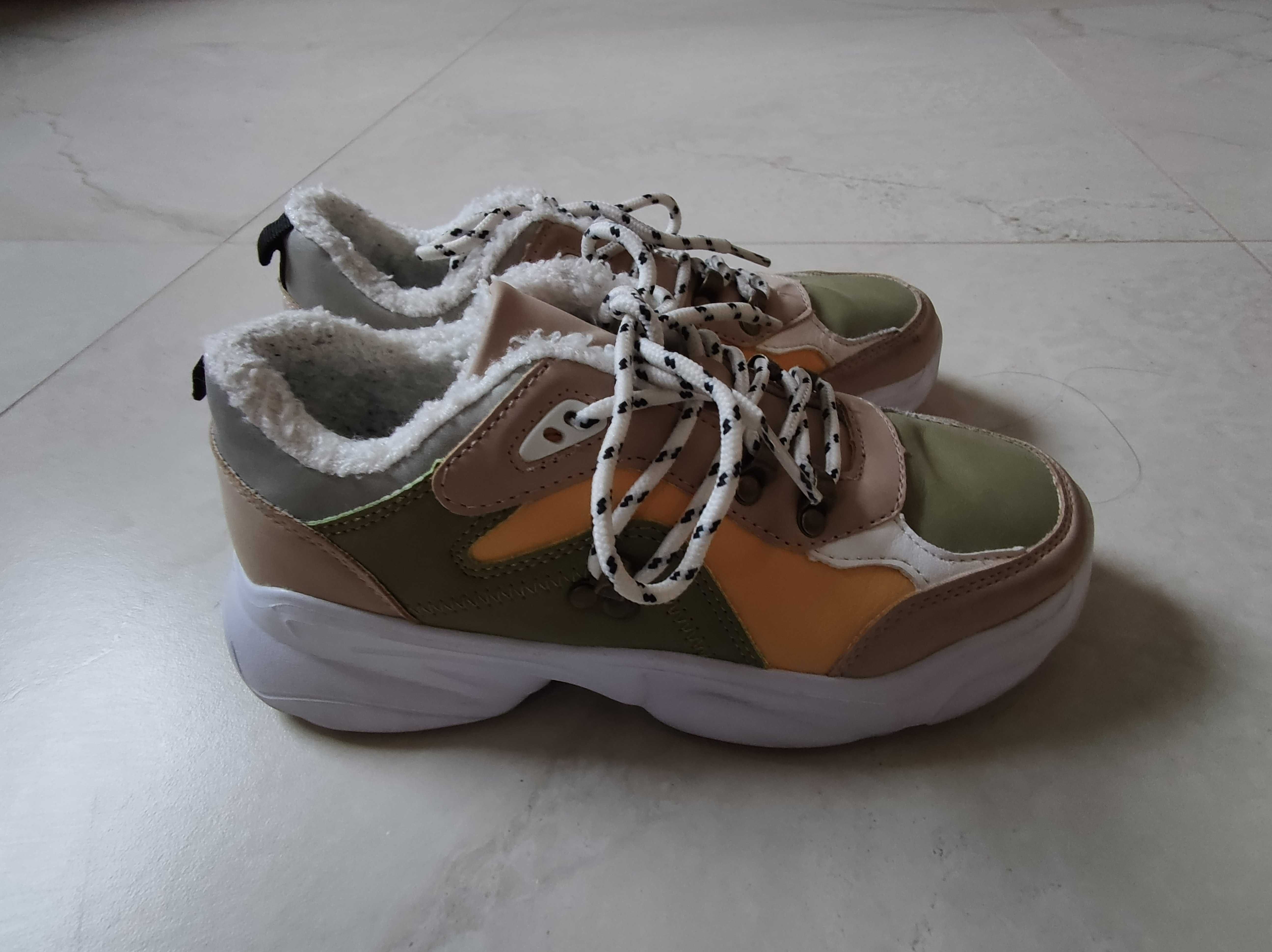 Buty sneakersy 36 chlopiece  Reserved jak nowe