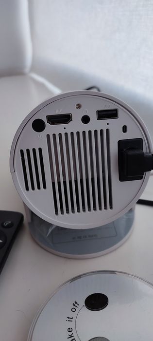 Портативний проектор для домашнього кінотеатру