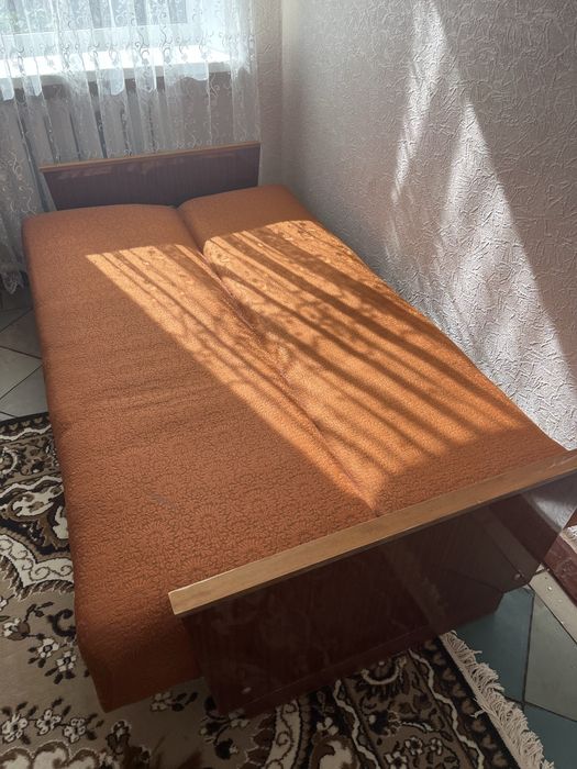 Диван книжка у гарному стані