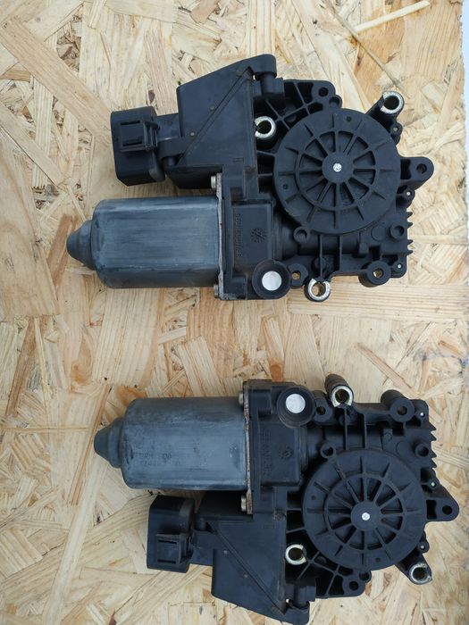 Моторчик склопідйомника Audi A4 B5 вод. пас. 8D0959801B 8D0959802B