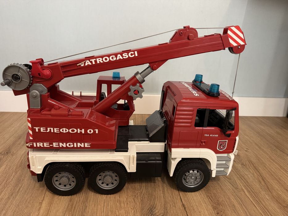 Автокран Bruder в гарному стані