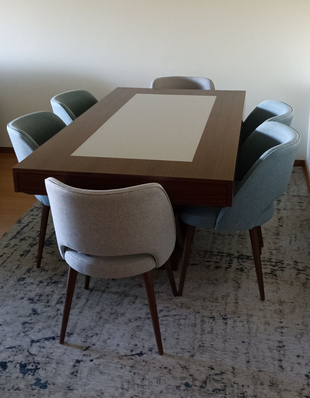 Móveis da sala jantar e de estar