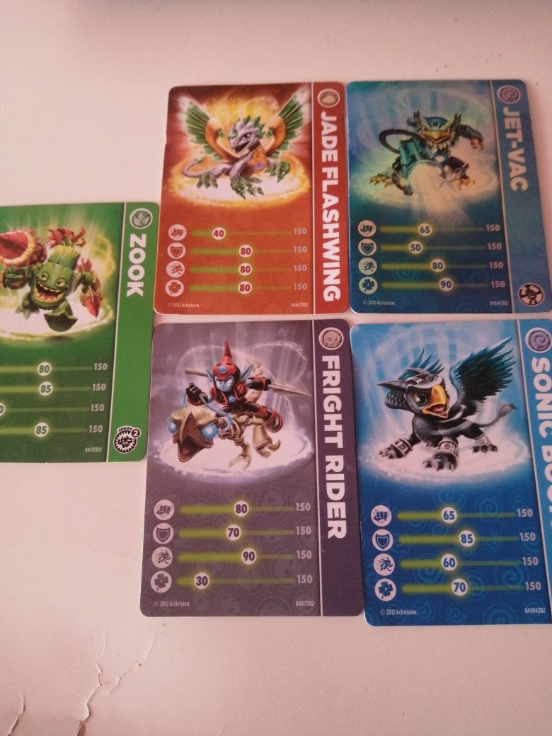 Vendo 5 cartas skylanders giants (portes incluídos)