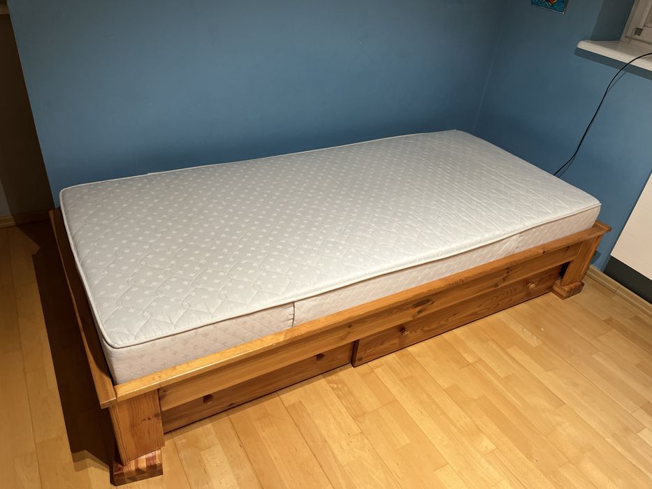 Łóżko 90x200 z materacem