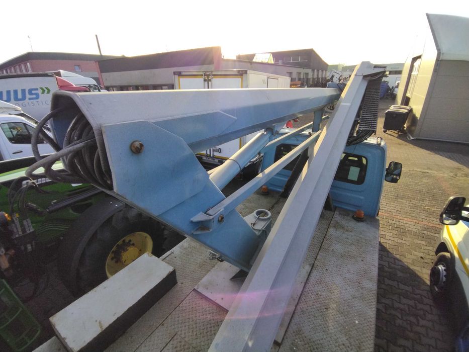 Podnośnik koszowy zwyżka Nifty 160 na Iveco Daily 2008r