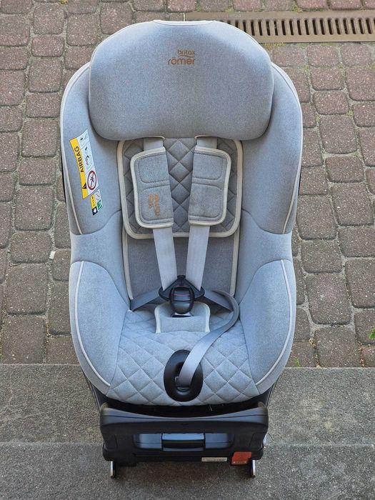 Fotelik samochodowy RWF 360 Britax Römer Dualfix M i-Size Nordic Gray