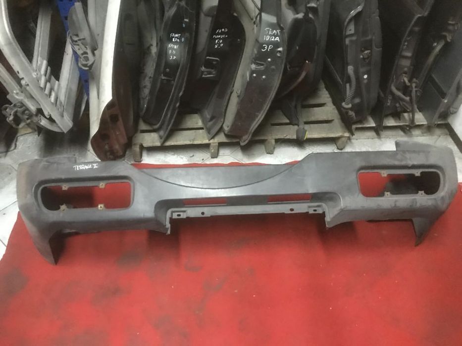 Para-choques trás nissan terrano ii r 20 / ford maverick