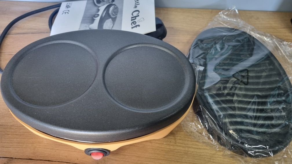 Urządzenie, maszynka do wypieku naleśników, mini grill elektryczny.