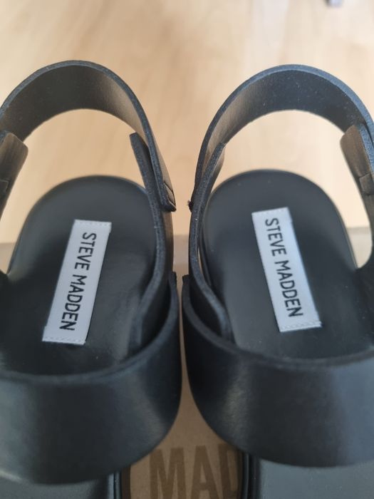 Sandálias Steve Madden