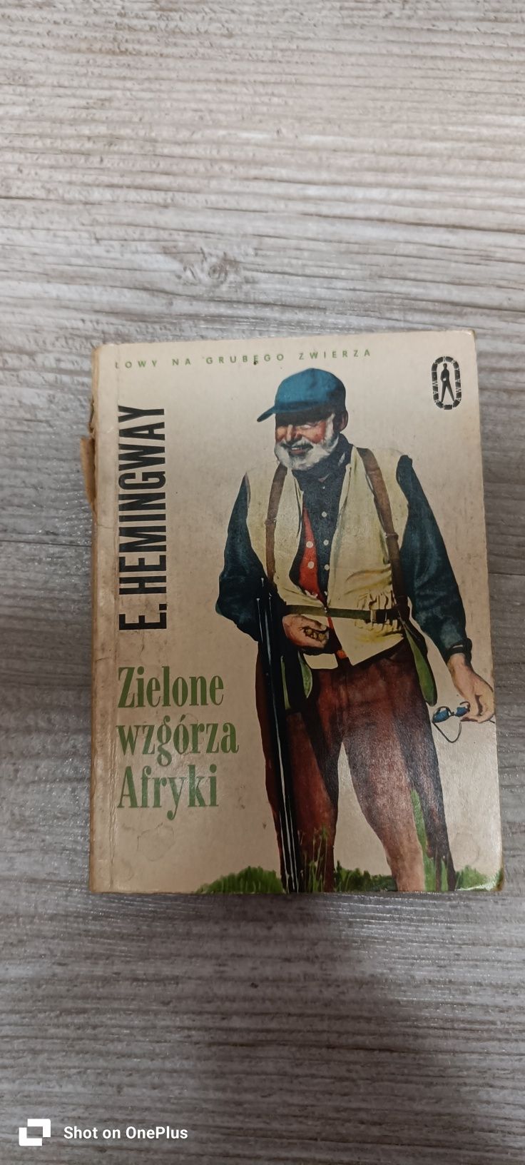 216. Książka zielone wzgórze Afryki