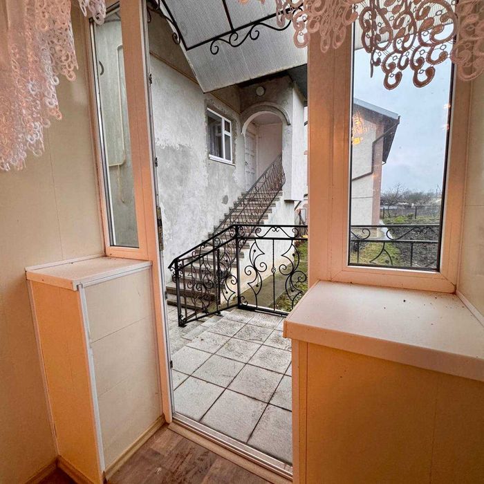 Продається велике домогосп. в центрі с.Нижнів, 25км до Франківська