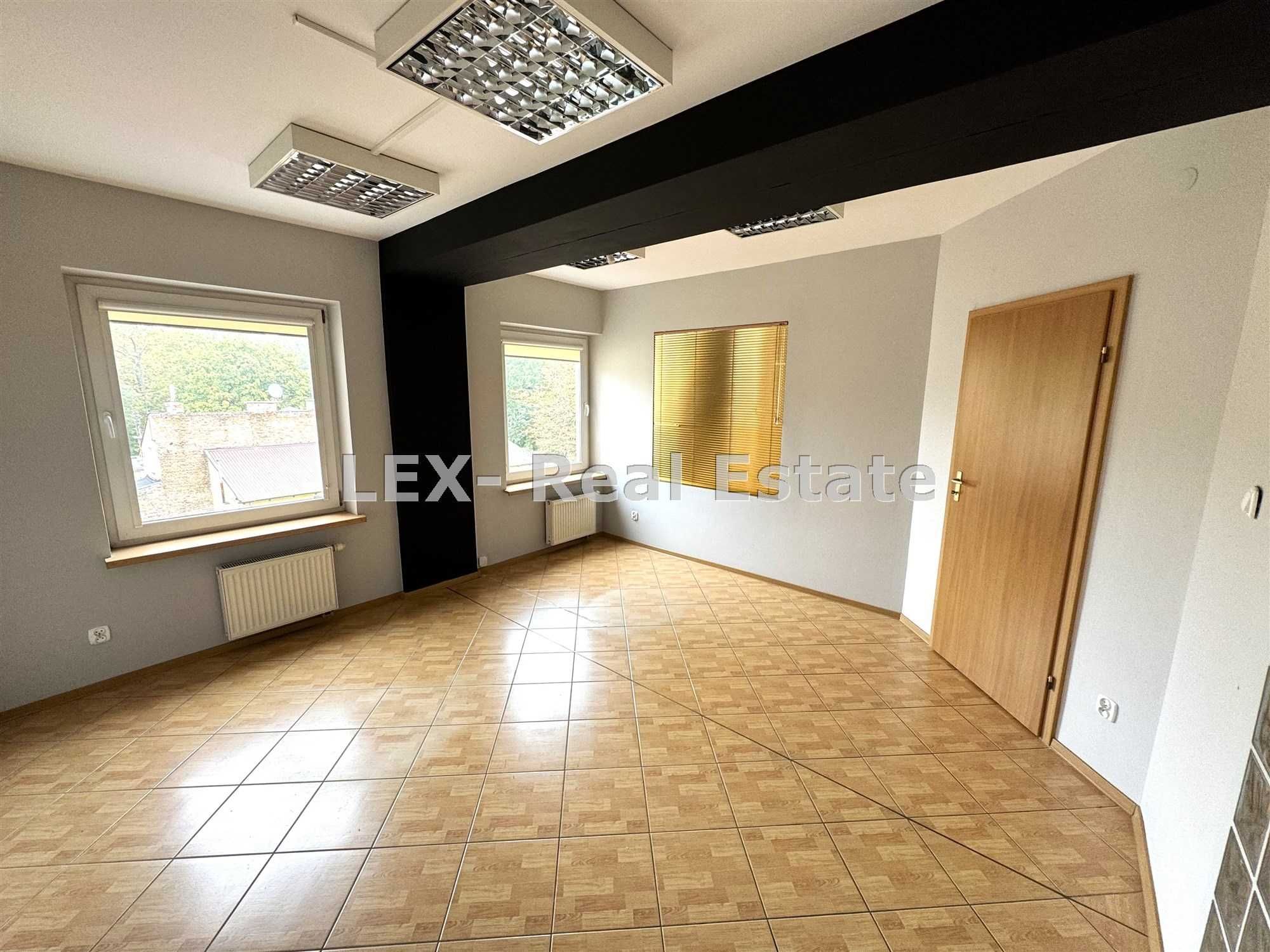 Do wynajęcia lokal biurowy 41 m2 w ścisłym centrum Pruszkowa.