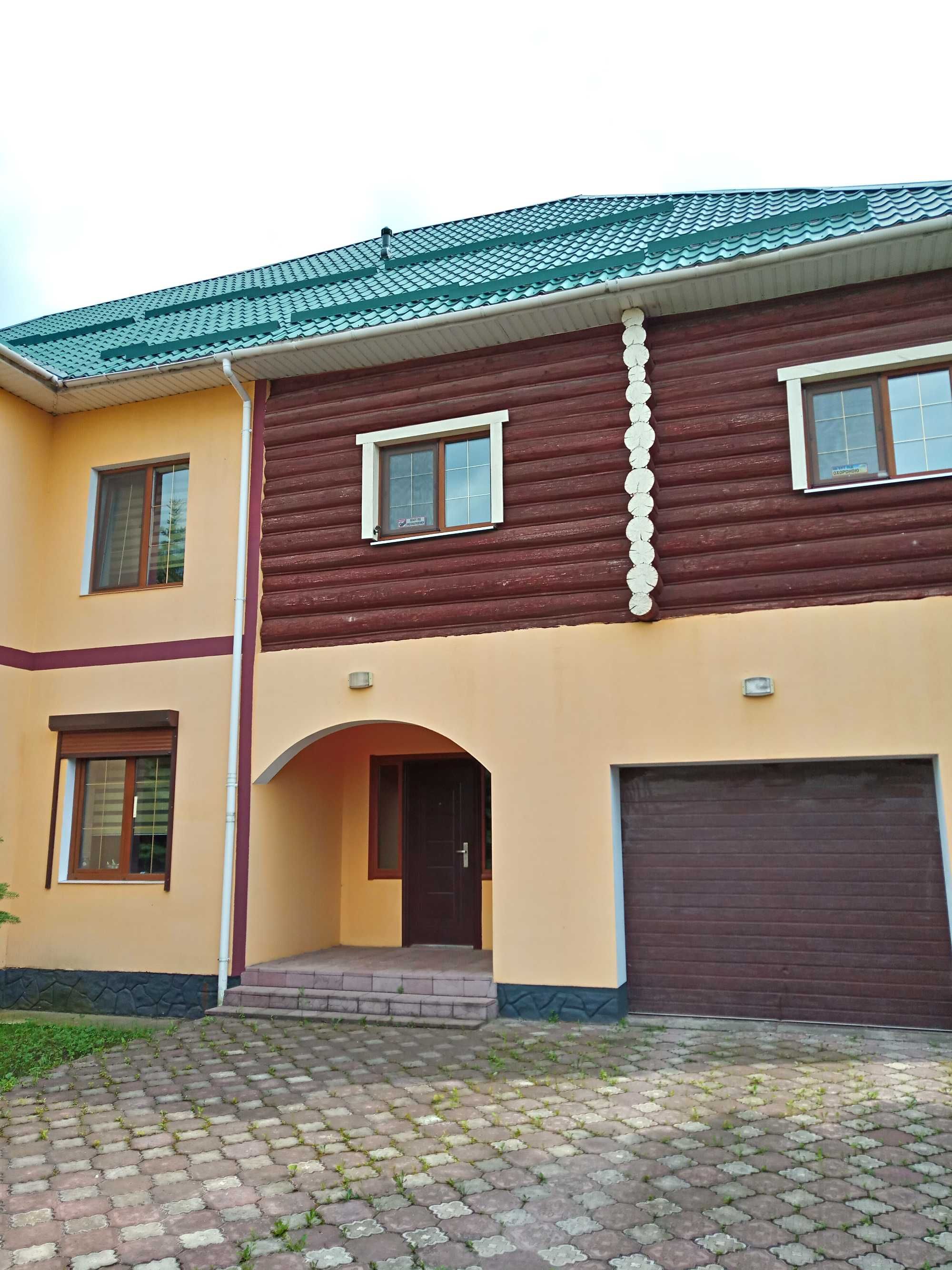 Будинок для проживання та організаціїї бізнесу, 393 кв.м., 16 соток