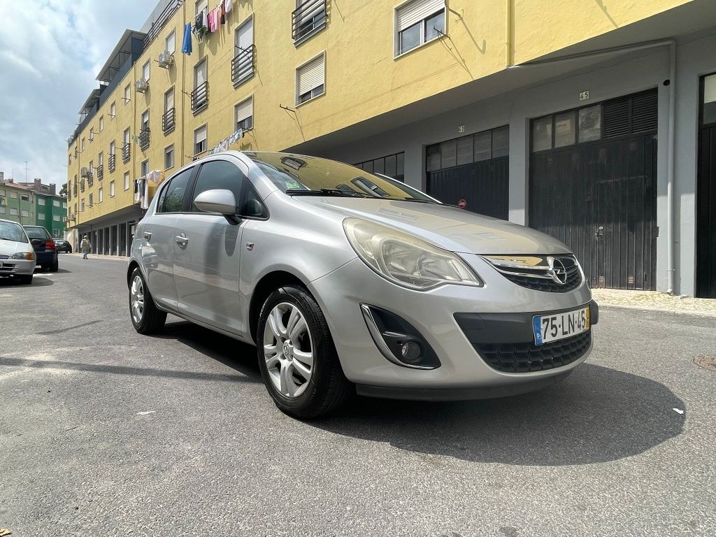 Opel Corsa 1.2, 2011, 5 portas RESERVADO
