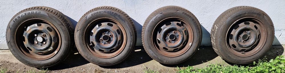 Komplet 4 opony zimowe z felgami 165/70 R14