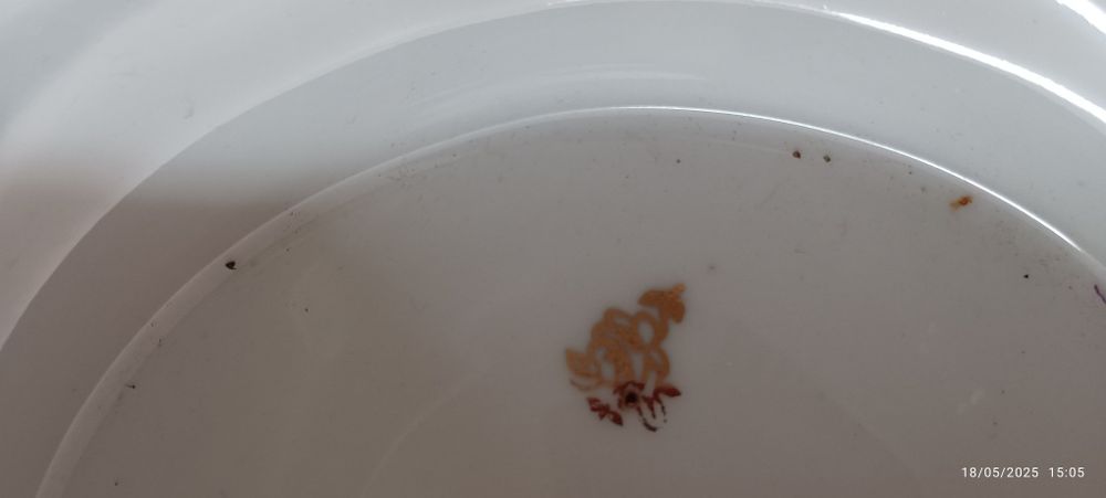 Terrina Bavaria acabamento em ouro