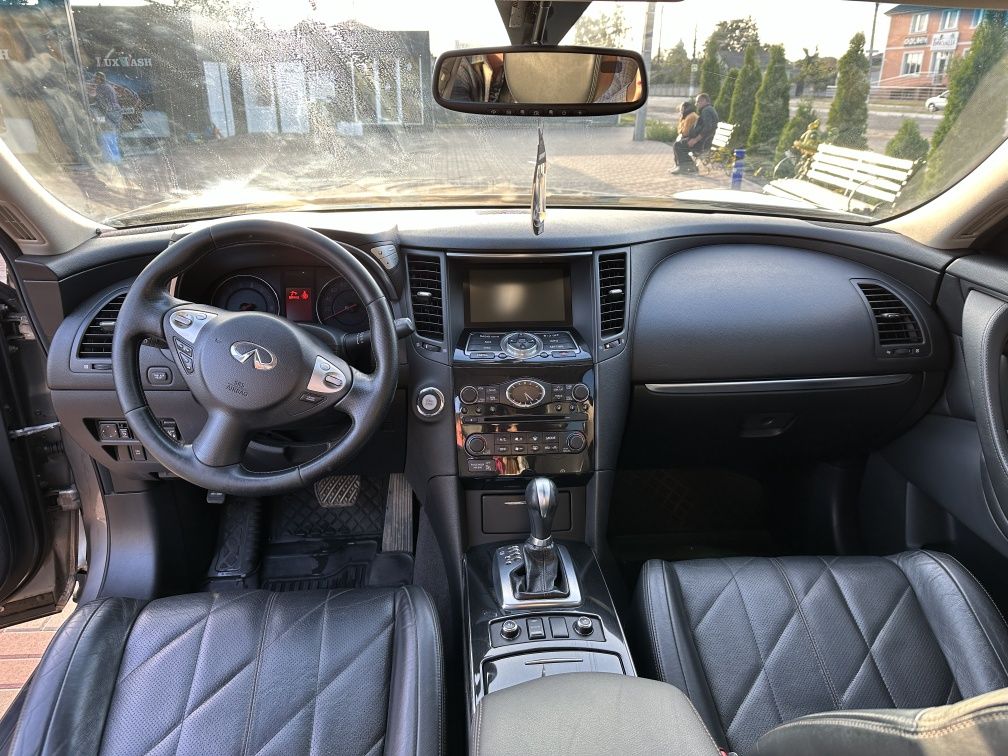 Infiniti fx 35, 2010р