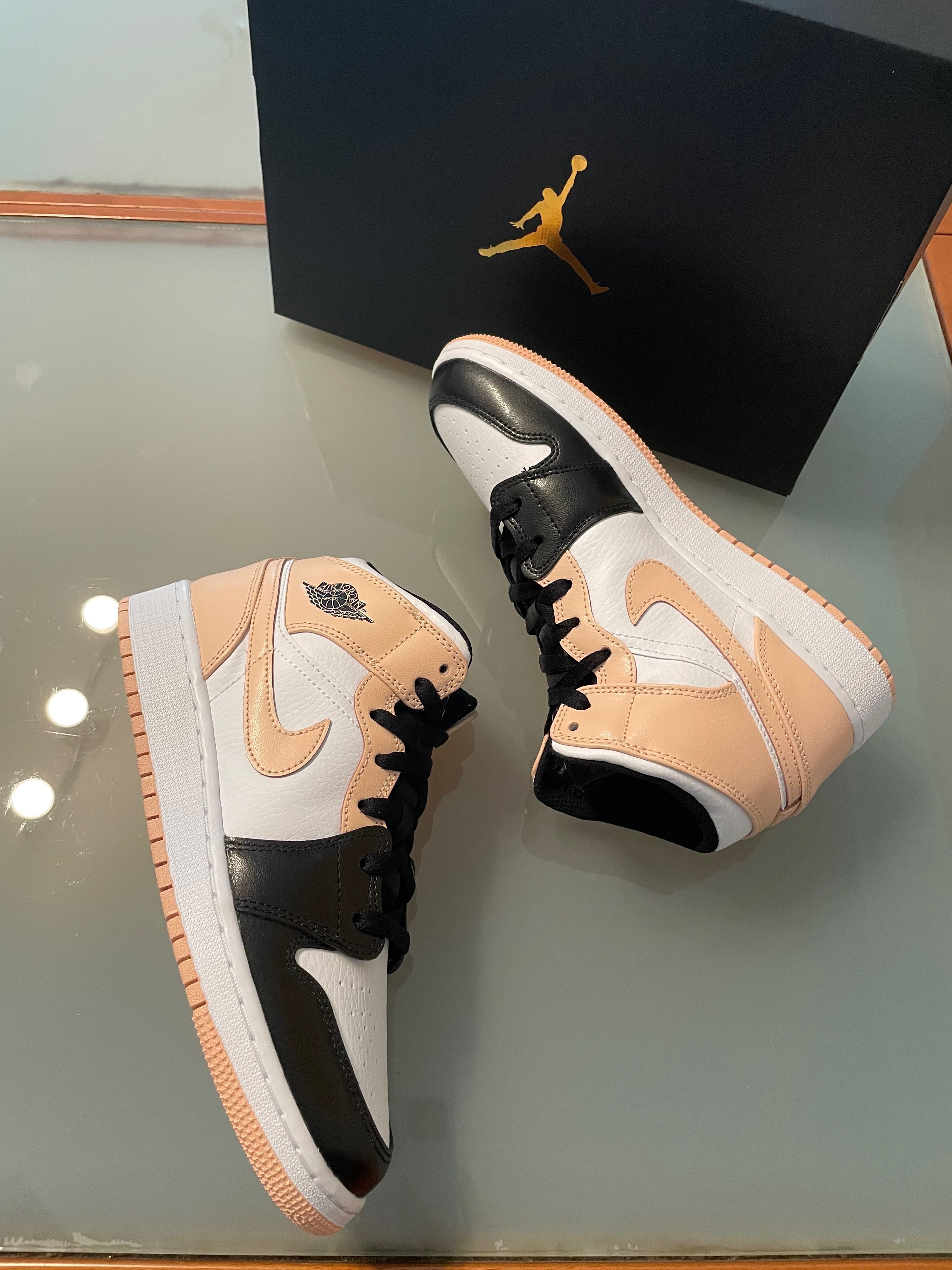 Air Jordan 1 Mid Crimson Tint