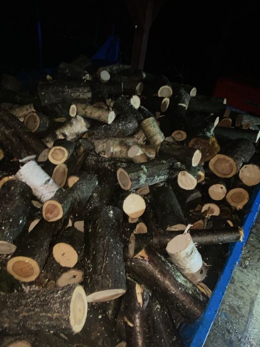 Sprzedam drewno opalowe komnikowe możliwy transport