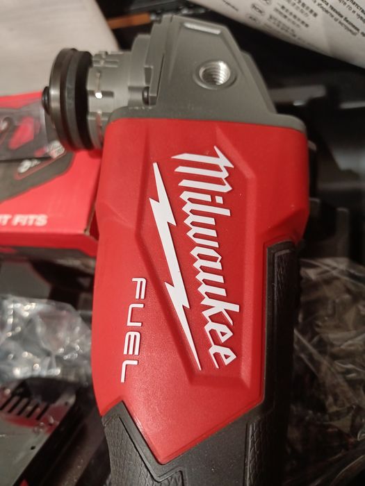 Szlifierka kątowa Milwaukee