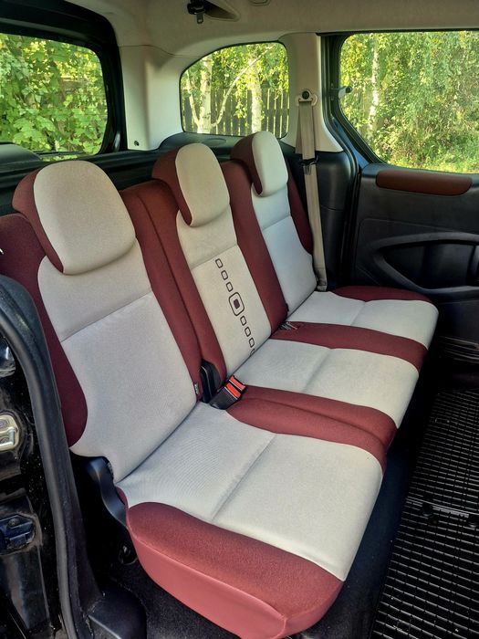 1 właściciel, 2 kpl. kół, tempomat, jasny środek