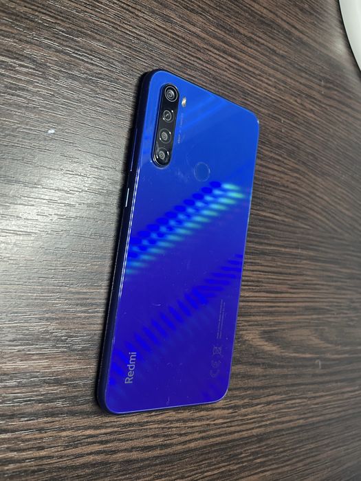 Телефон Redmi.