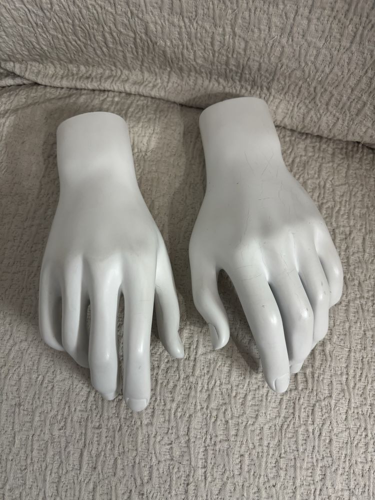 Mãos de manequim