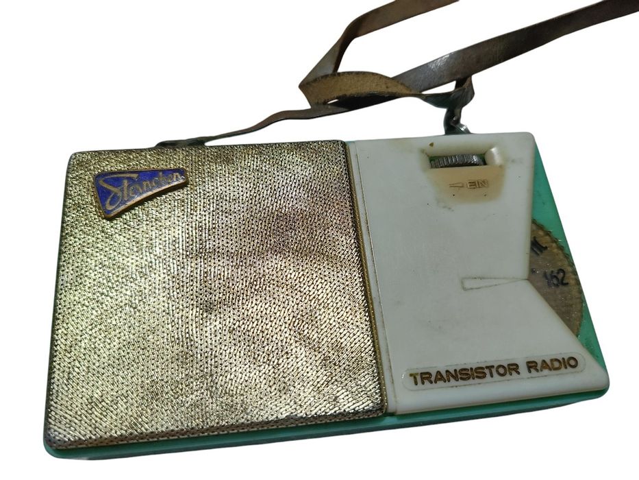 Radio tranzystorowe Sternchen TT-3 z oryginalnym etui – 60 zł